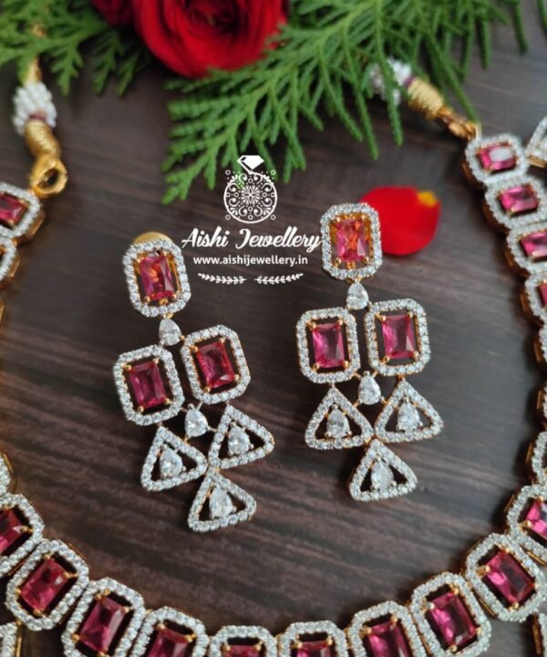 Triangle Work Ad Neck Set (Ruby)- AN22