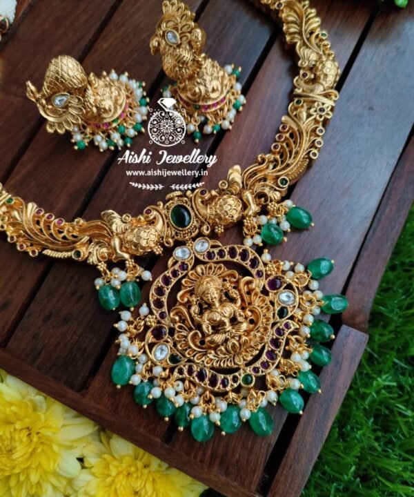 Gold like a polish lakshmi pipe neck set (Green Beads) -N281
