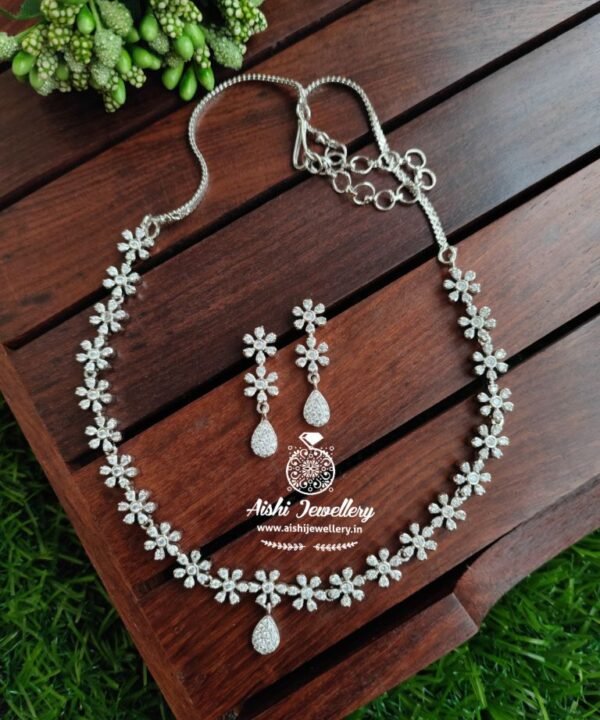 Floral Ad Silver Tone Neck Set- N323