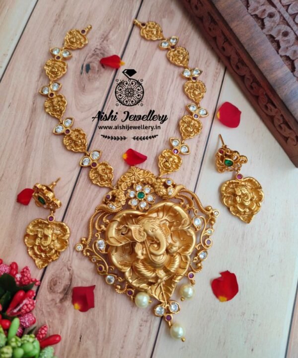 Gold likea polish Ganesha Neck Set-N344