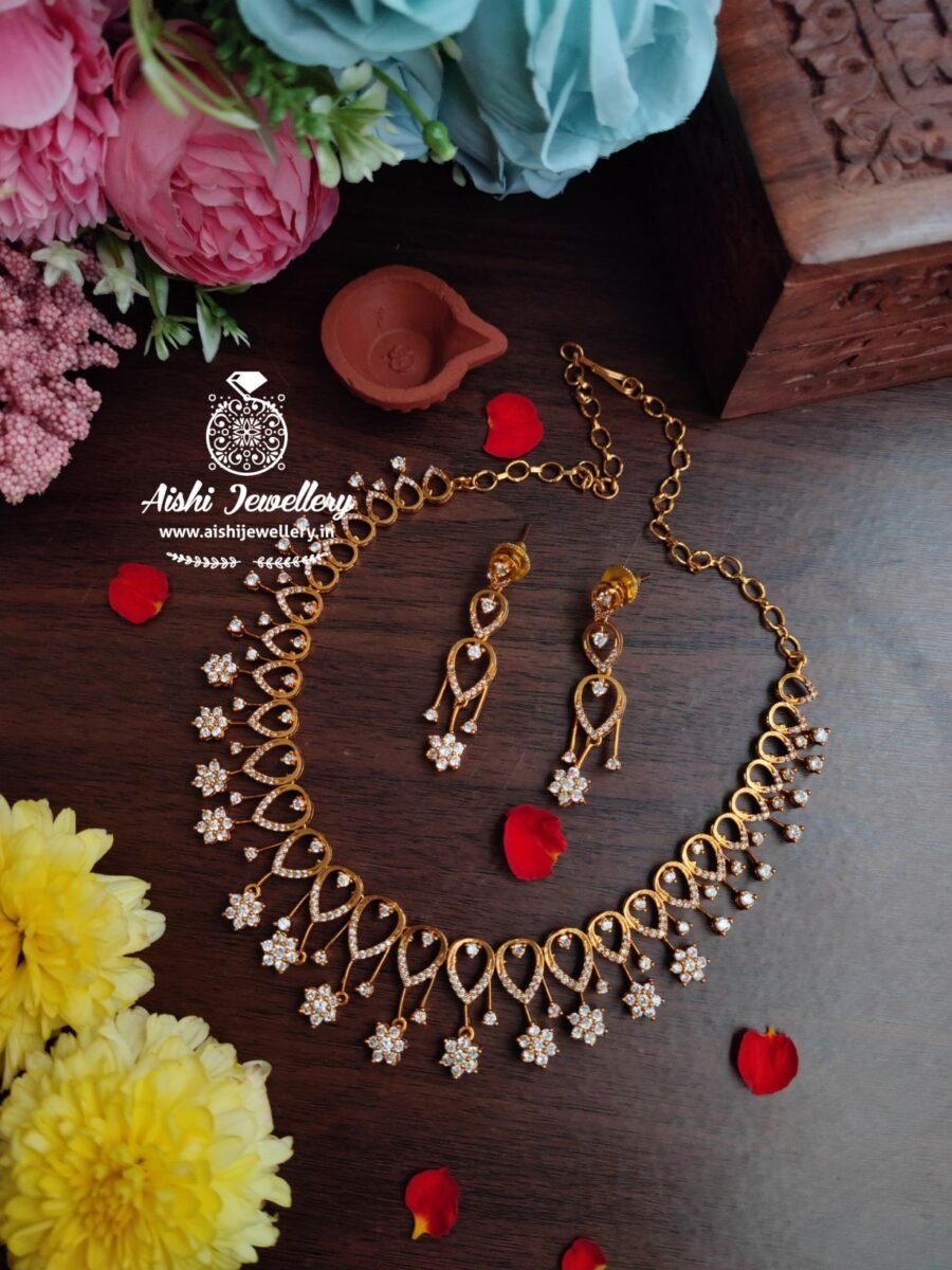 Star Ad Gold Finish Neck Set- N383