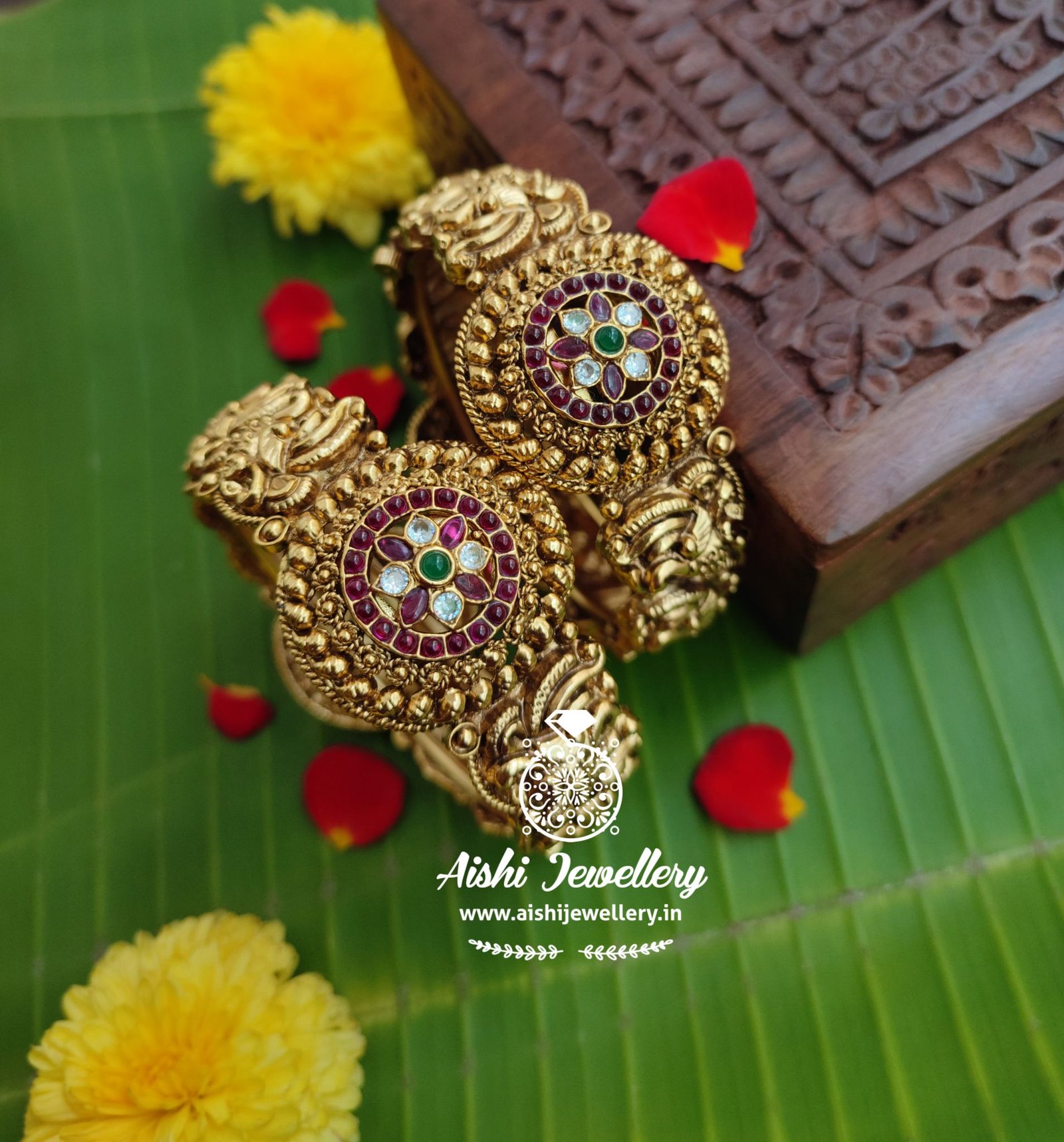 South Indian Gold Ring - Michael Backman Ltd