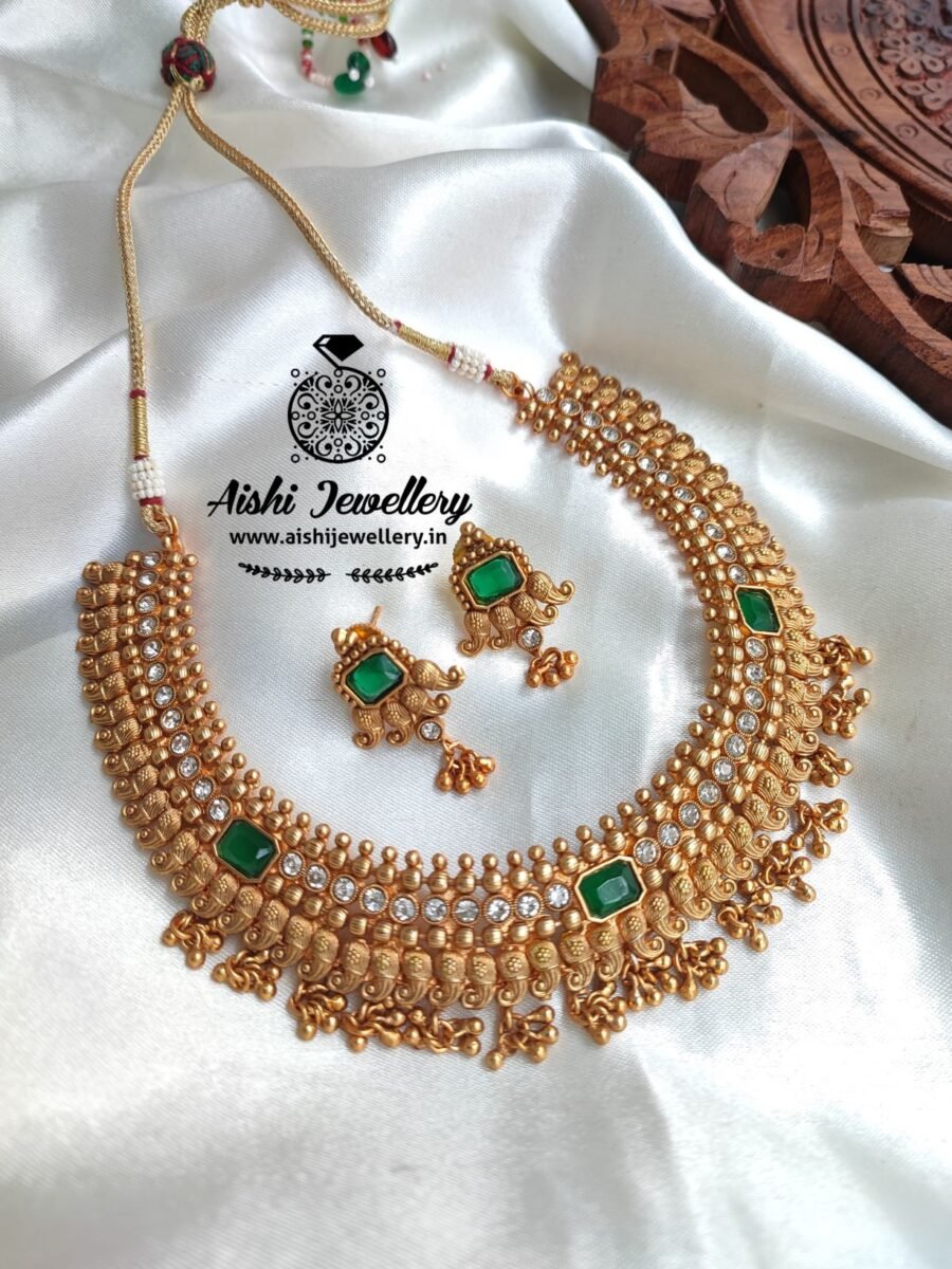 Manga Gold Tone Neck Set(Green)FQ12