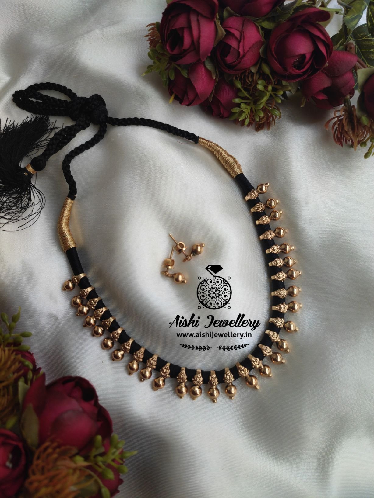 Black thread handmade five tassels pendant brass necklace – GoCoop