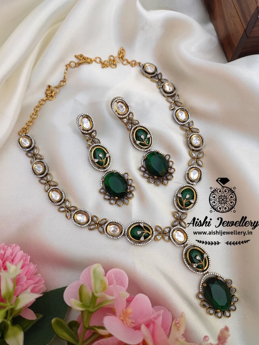 Uncut Victorian Diamond Neck Set(Green)-AN227