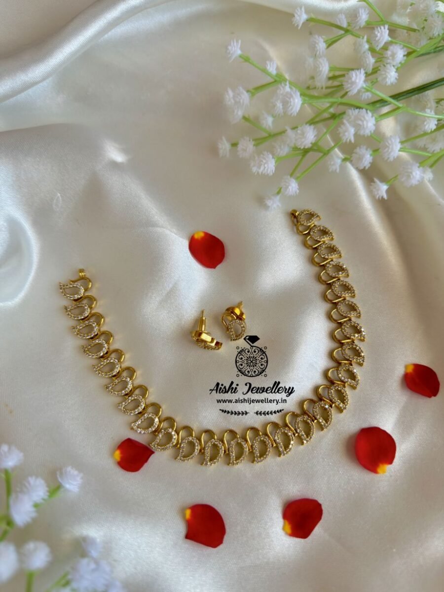 Elegant Ad Neckpiece – AN302