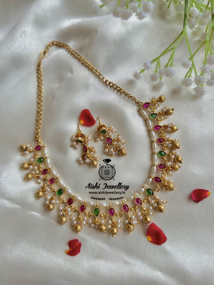 Floral Neckpiece with Goldn Balls – N608