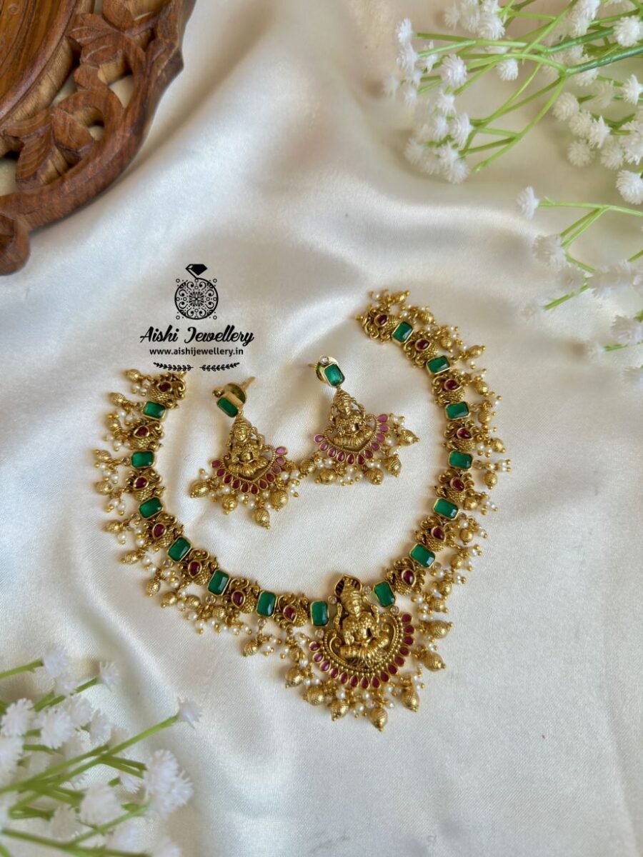 Elegant Nakshi with Green Kundan Neckpiece – N662