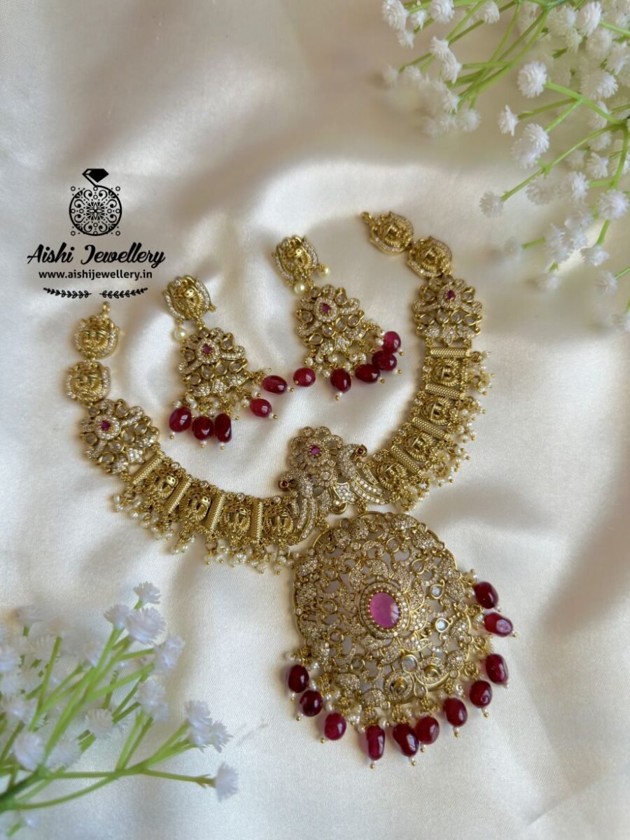 Elegant Neckpiece with Diamond Likea Neckpiece ( Maroon) – N666