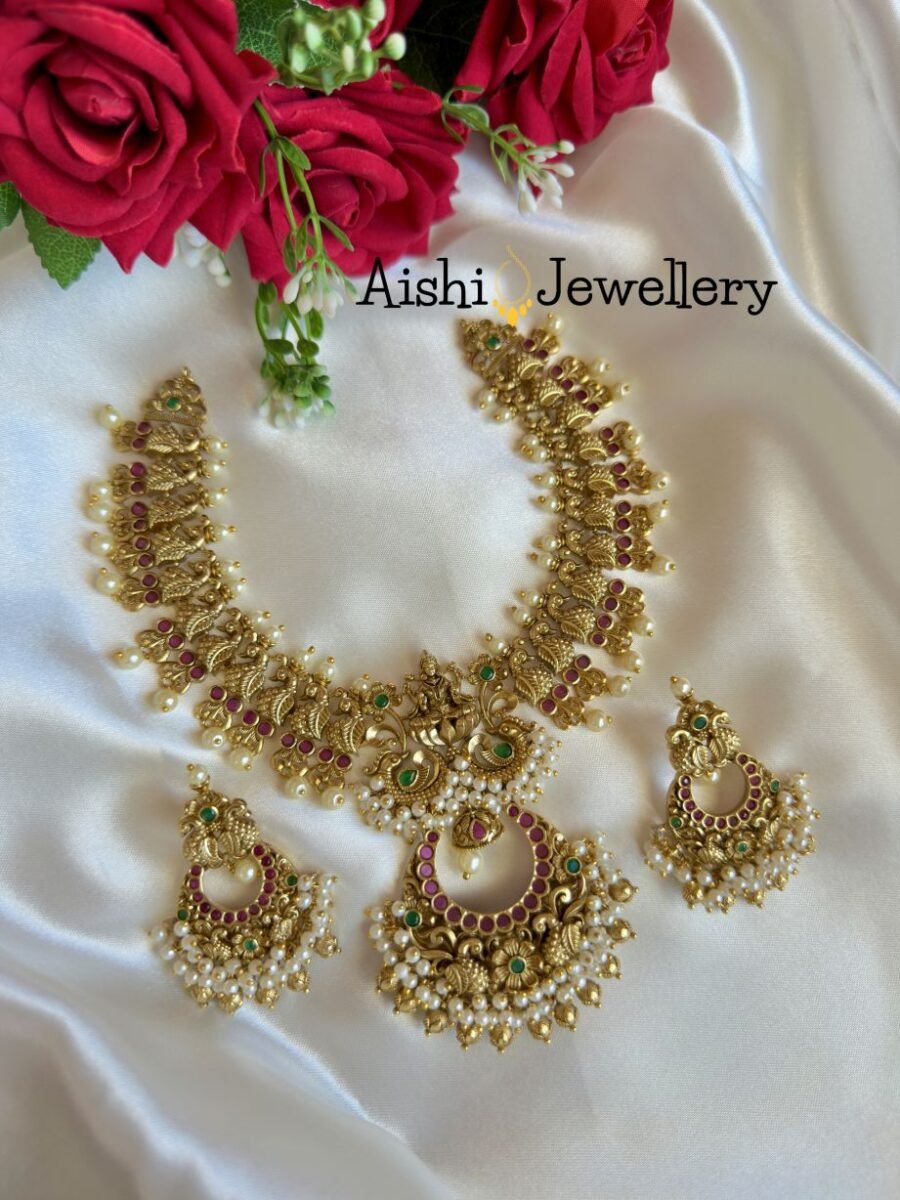 Classic Mayura Neckpiece with White Pearls – N674