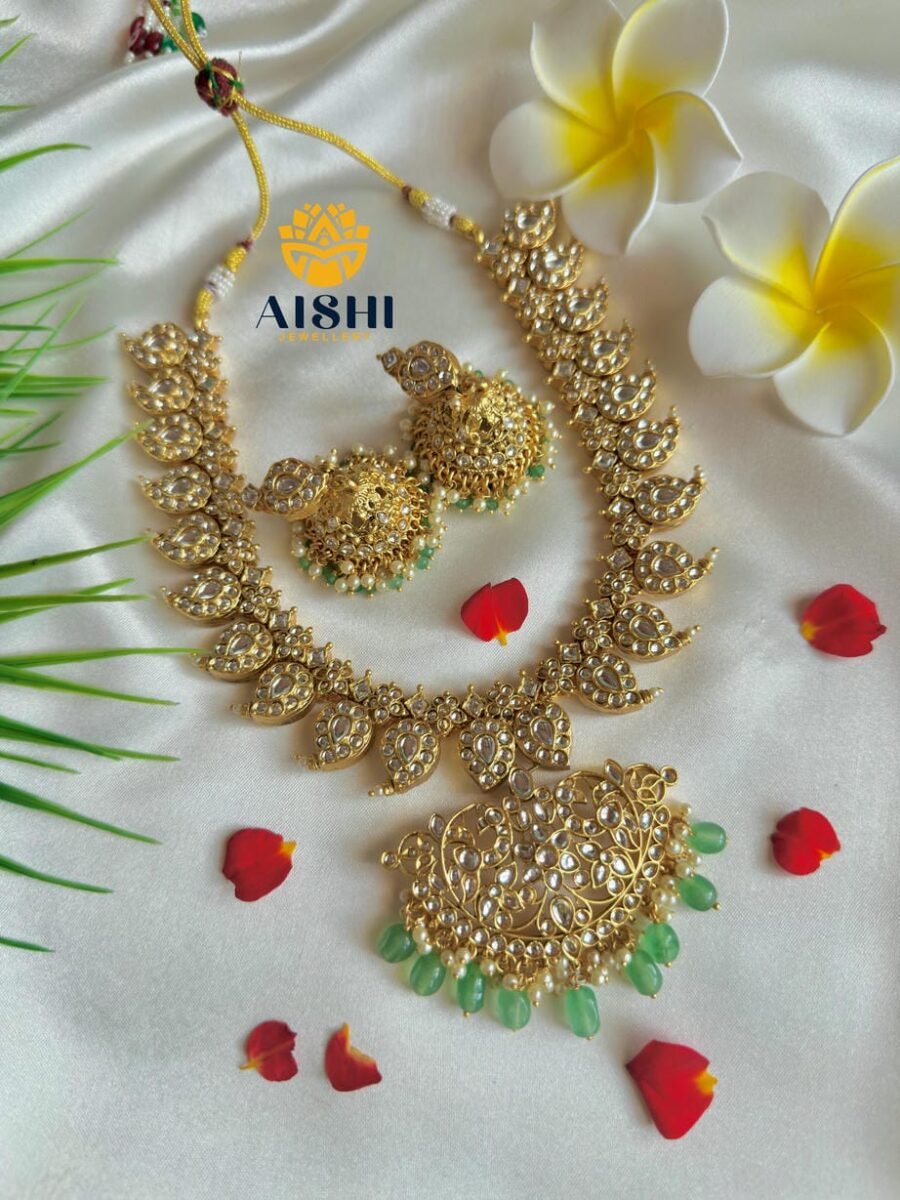 Vintage Manga Neckpiece -N711