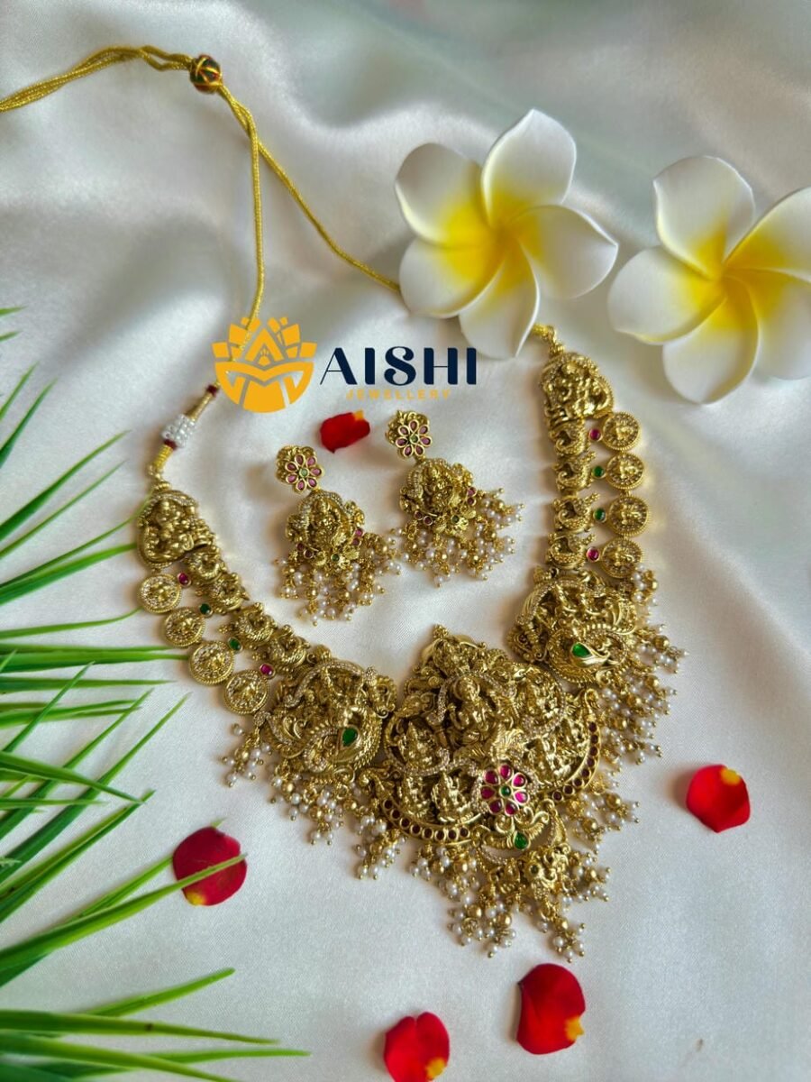 Gold Look Antique Necklace-N742