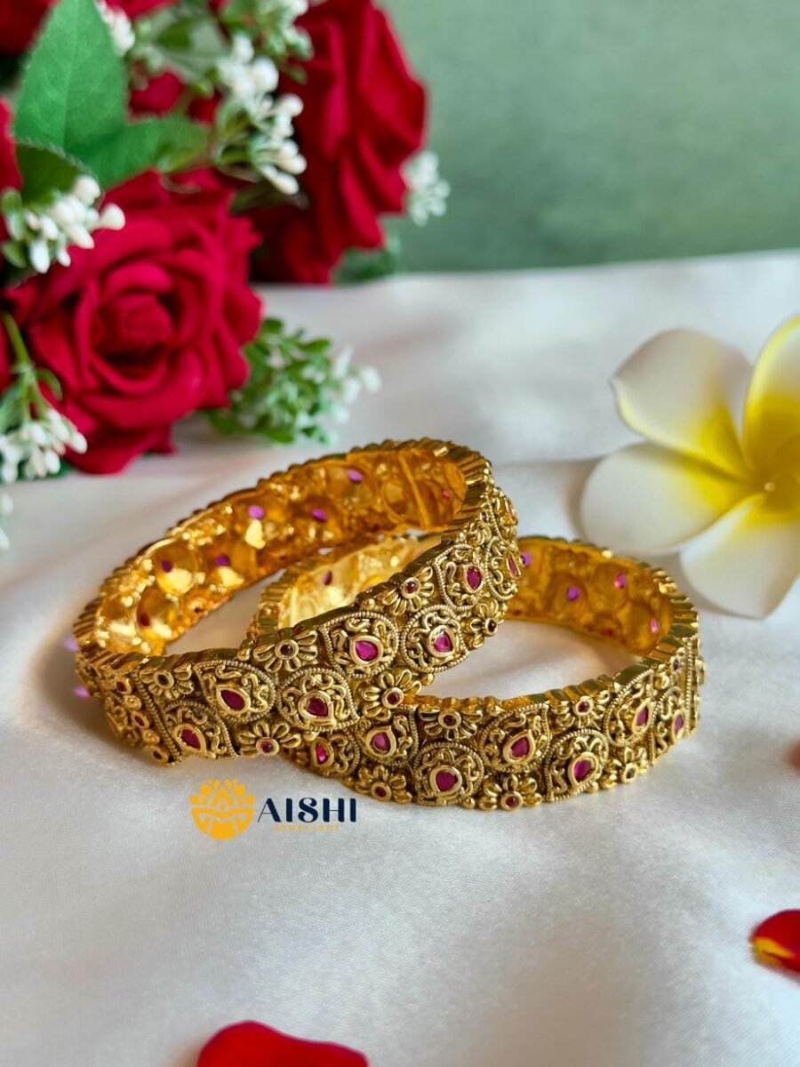 Floral Carved Antique Bangle(Pair)-B199