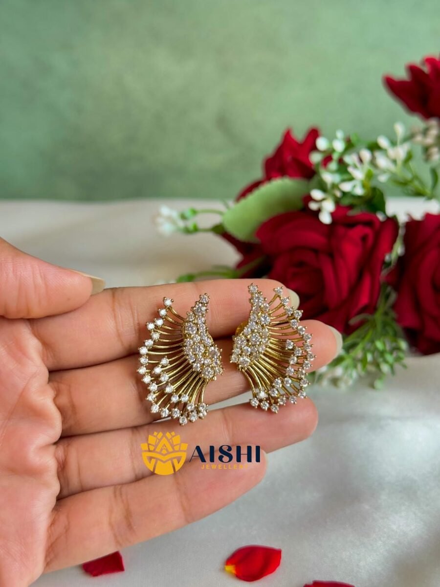 Sparkling White Stone Stud -E399