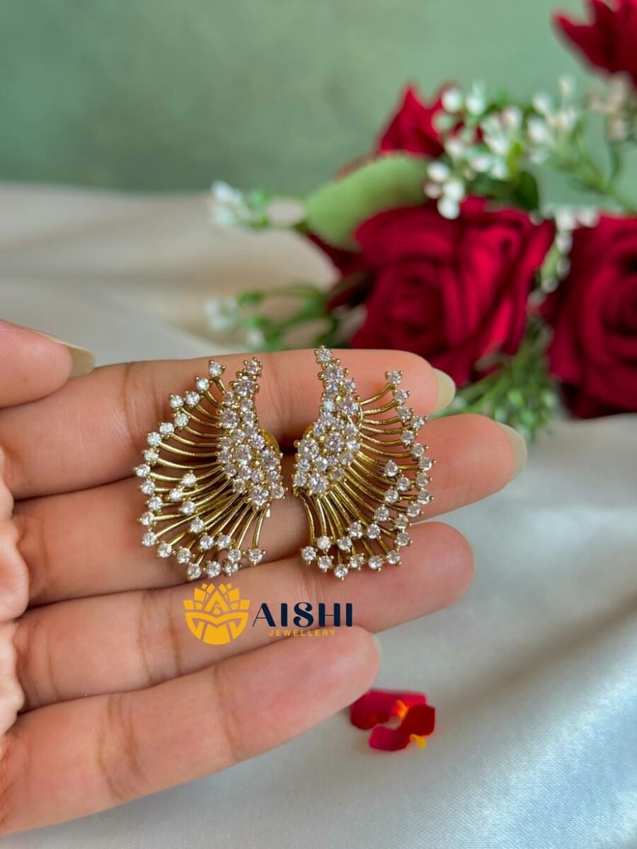 Sparkling White Stone Stud -E399