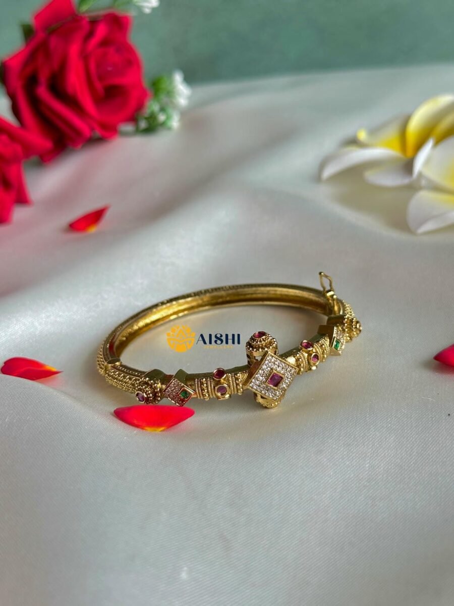 Antique Kada Bangle (Single)-B205