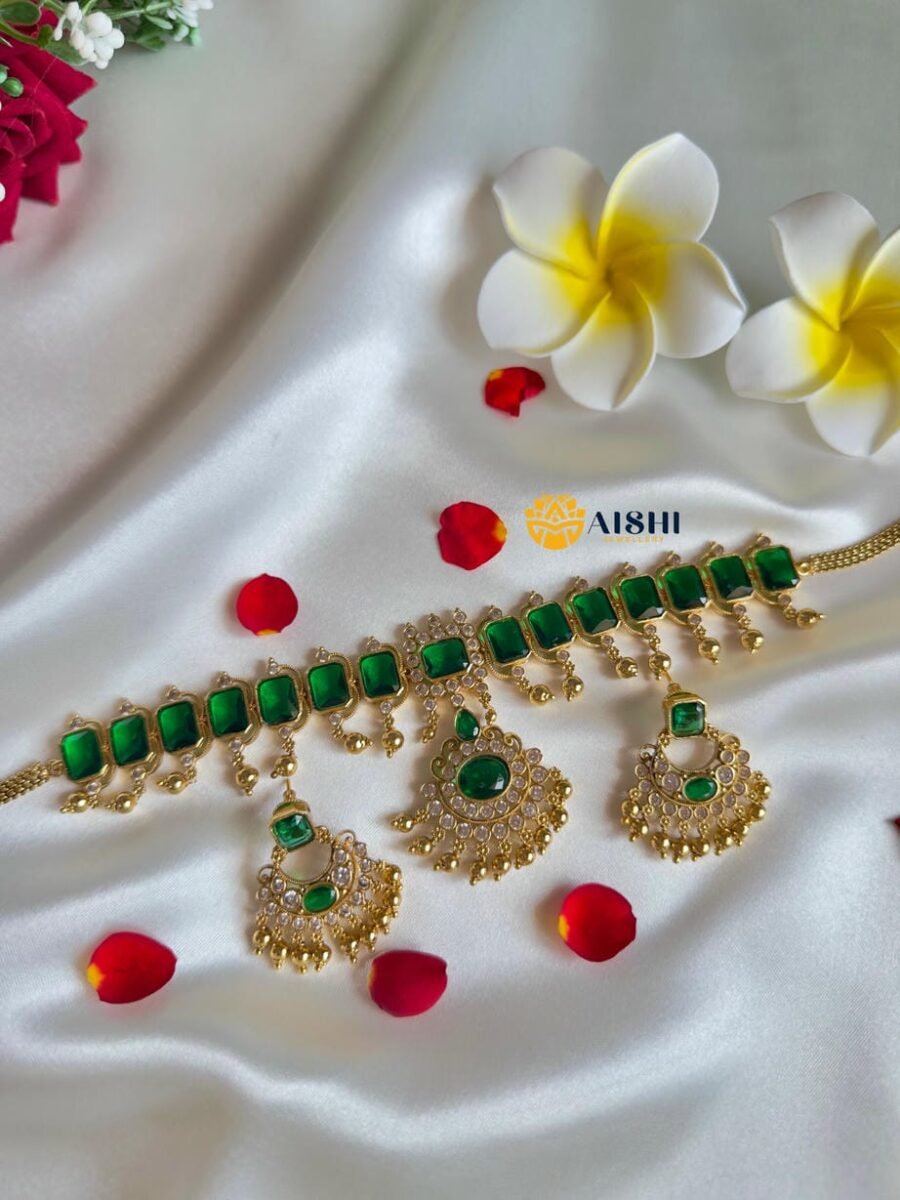 Elegant Green Choker-HN171