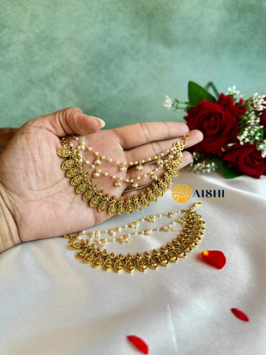 Nakshi Floral White beads Earchain- EC148