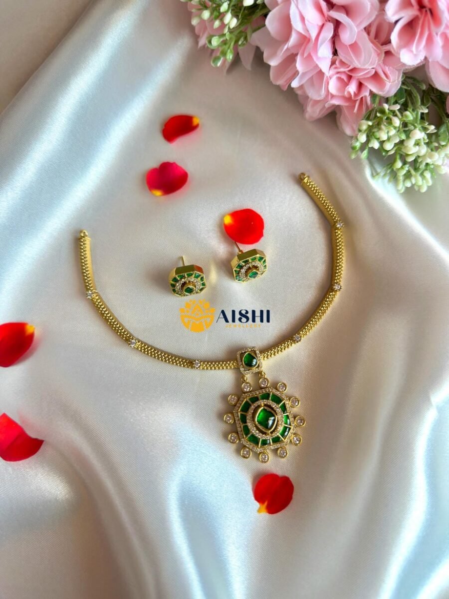 Elegant Floral Green Neckpiece-N795