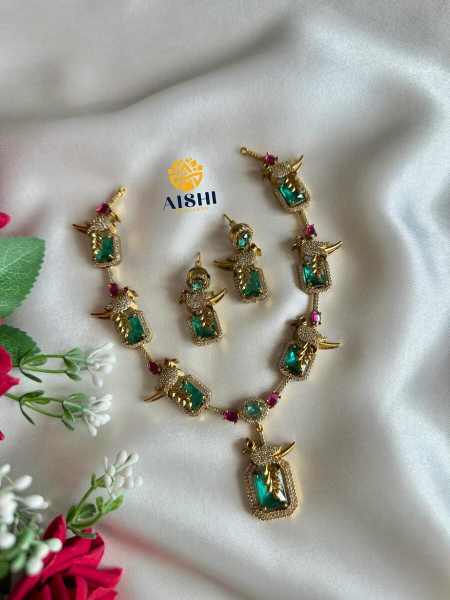 Elegance Parrot AD Necklace -AN373