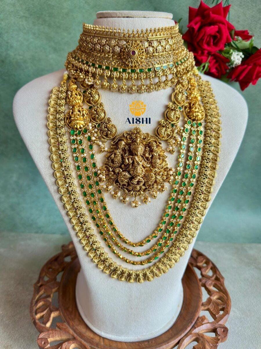 Traditional Divine Motif Jewellery Set-BS093
