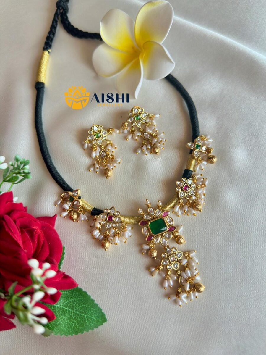 Simple Floral Neckpiece-N801