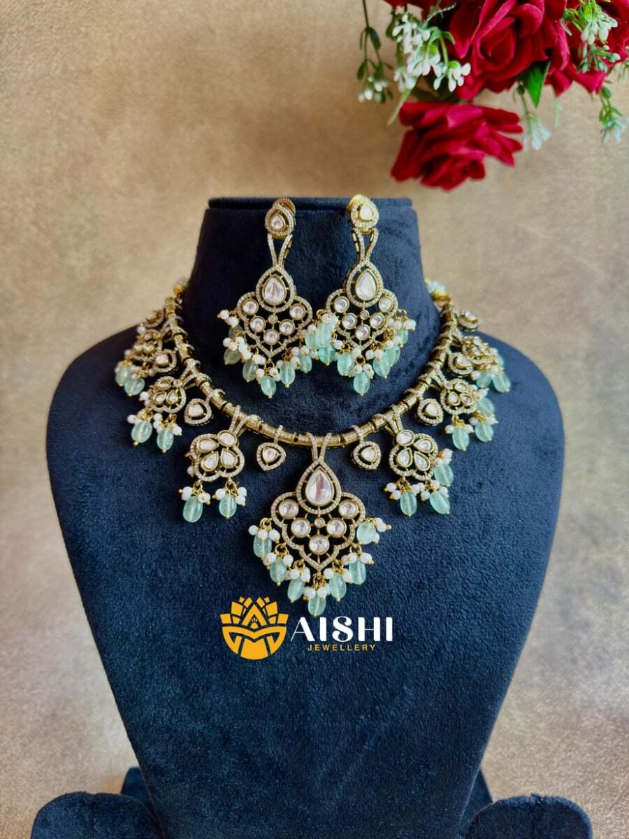 Sparkling Floral Neckpiece-AN379