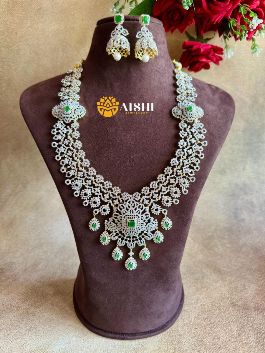 Royal Radiance AD Neckpiece(Green)-AN391