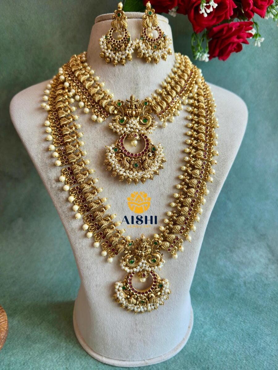 Classic Mayura White Pearls Jewellery Set-BS137