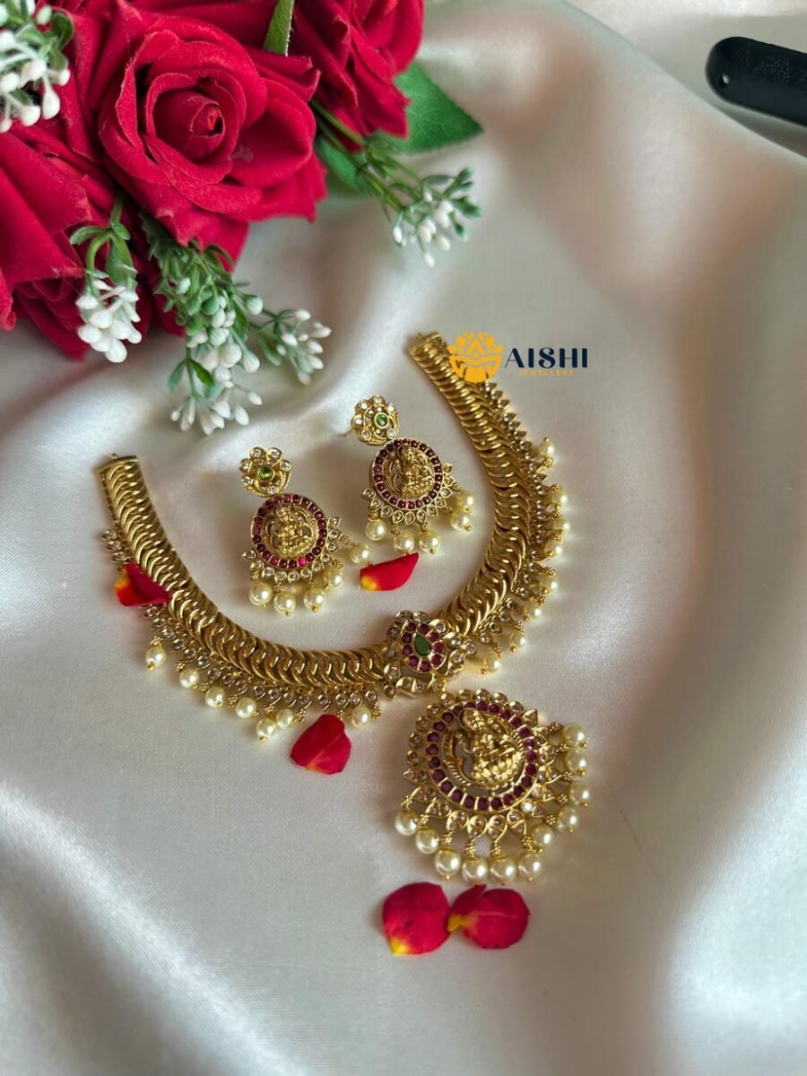 Antique Lakshmi Pendant Necklace Set – N863