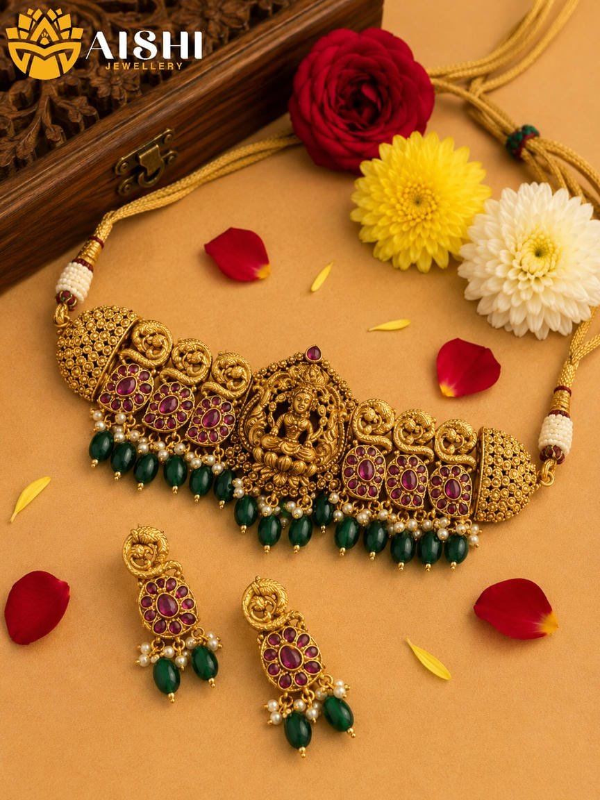 Lakshmi Devi with Real Kemp choker-HN38