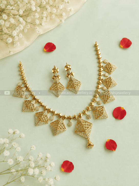 Antique  Neckpiece – AN298