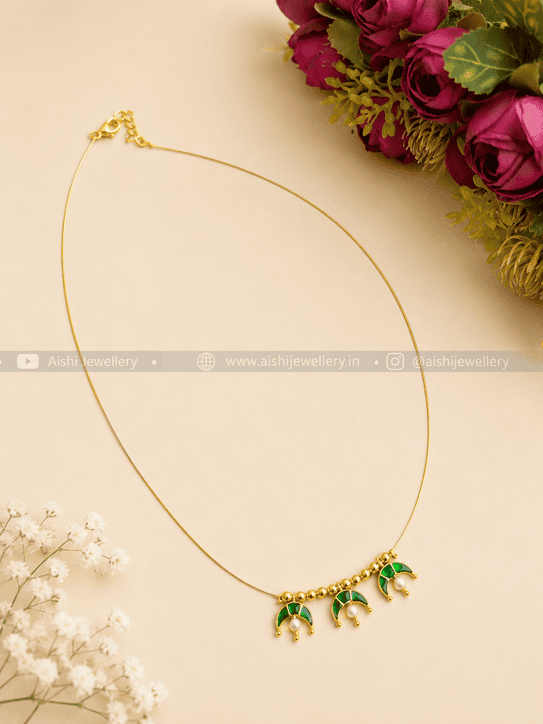 Invisible Jadu Chain with Pirai Nila Pendant ( Green) – N641